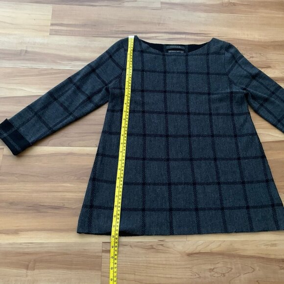 Tahari Extra Fine Merino Wool Women’s Small Sweater Dark Gray Black Plaid - Picture 3 of 8